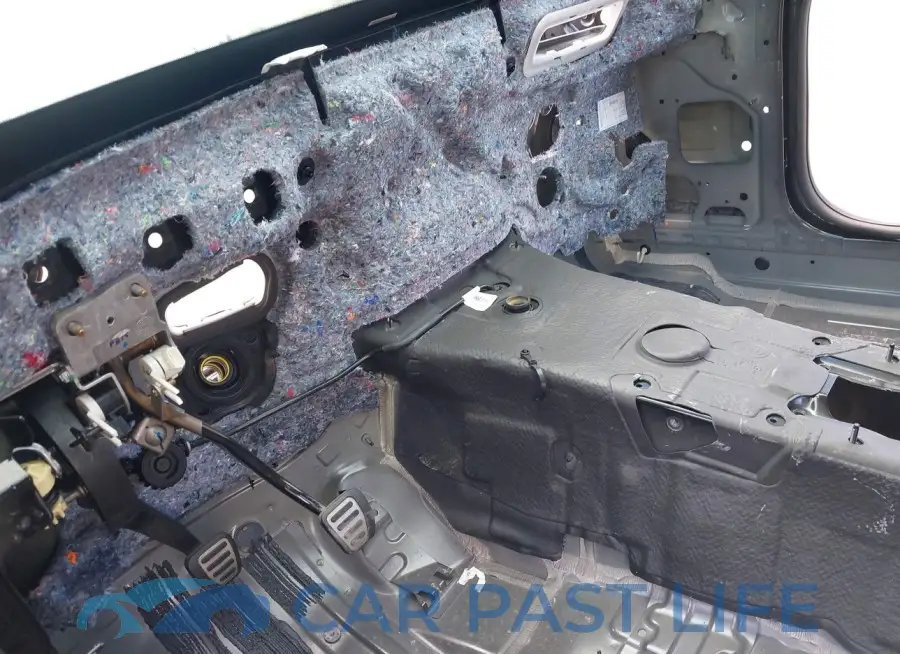 1G1FJ1R60J0155551# 14