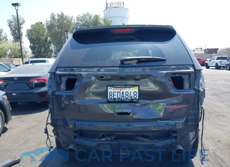 1C4RJFLG4JC335603# 17