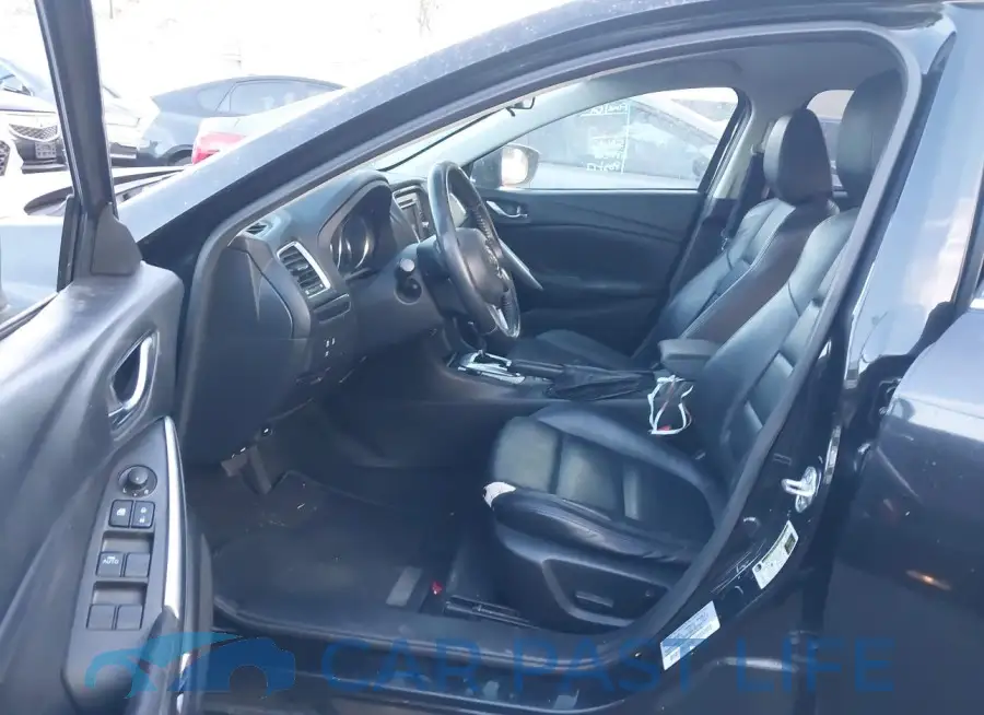 JM1GJ1V60E1121899# 5