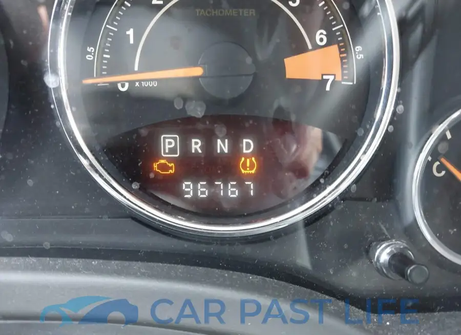 1C4NJCEB7FD328595# 7