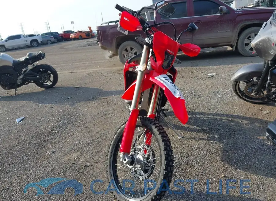 JH2PD1116PK400182# 5
