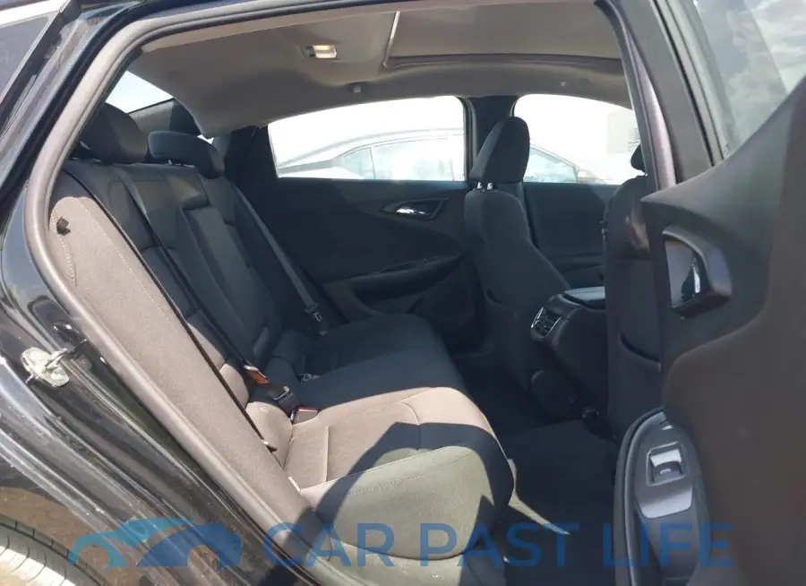 1G1ZD5ST5NF166558# 8