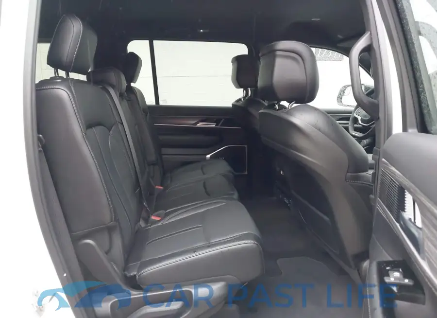 1C4SJVBP2RS117075# 8