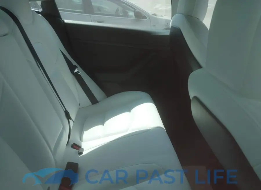 5YJ3E1EB5NF270817# 8