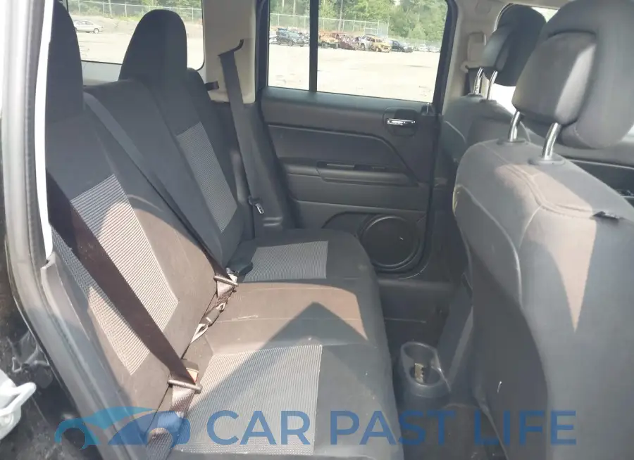 1C4NJRBB3ED503642# 8