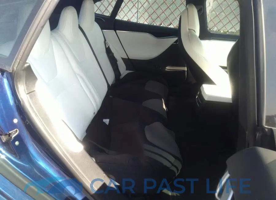 5YJSA1E22JF244015# 8