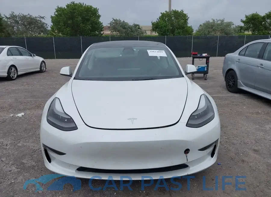 5YJ3E1EB9NF273364# 11