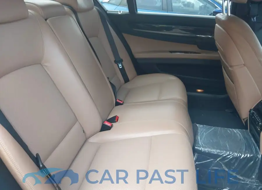 WBAYF8C55FD654613# 8