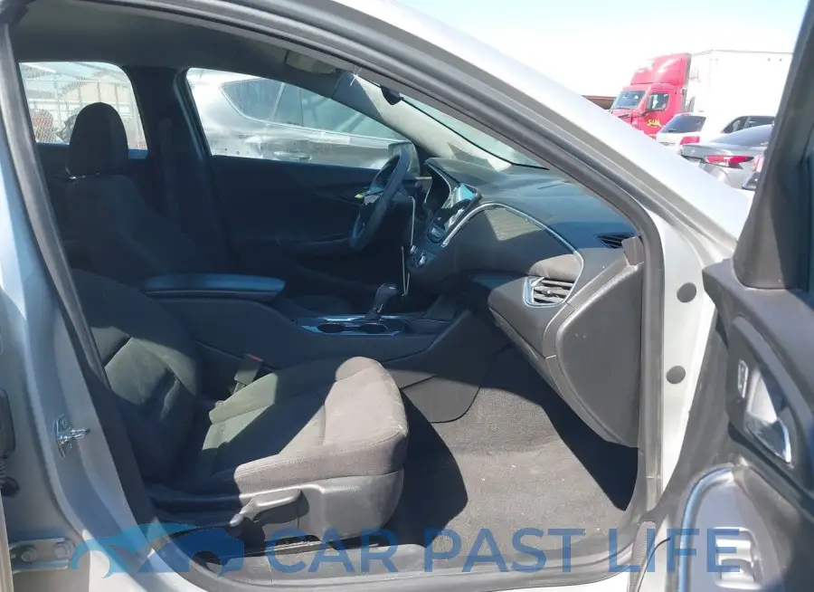 1G1ZD5STXLF117935# 5