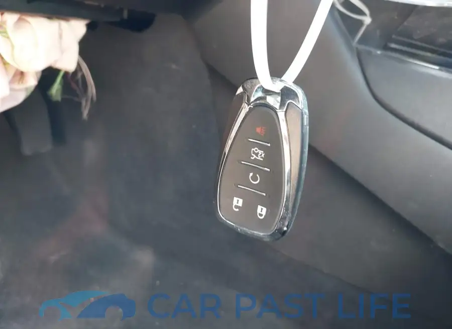 1G1ZD5STXLF117935# 11