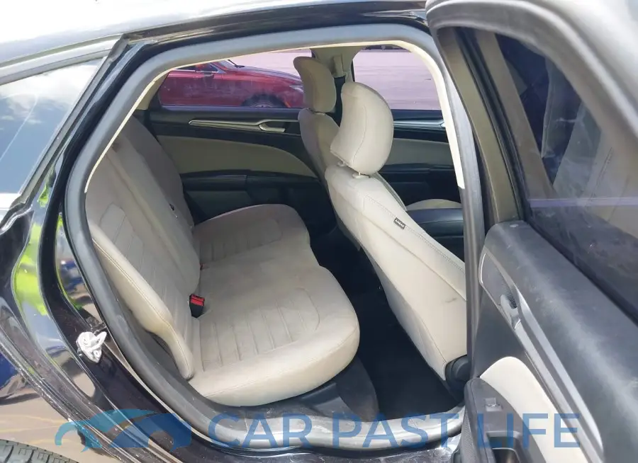 3FA6P0G79KR282821# 8