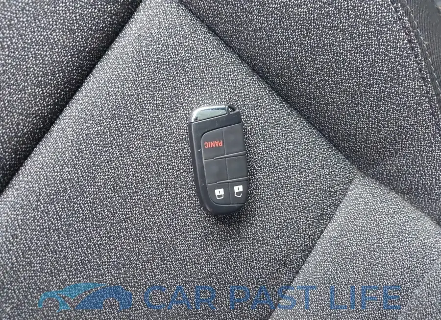 3C7WRVLG9PE566121# 10
