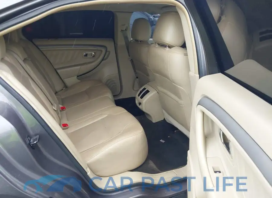 1FAHP2E82EG105961# 8