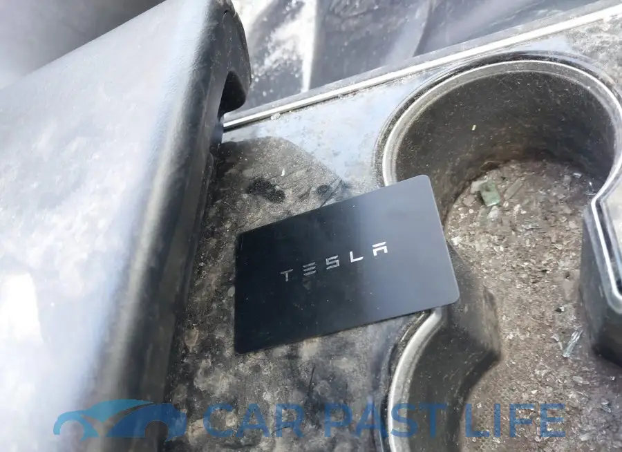 5YJ3E1EA9JF057984# 11