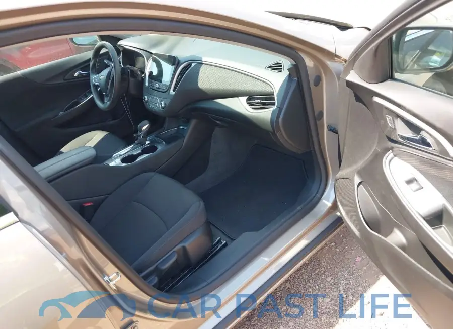 1G1ZD5ST9RF130944# 5