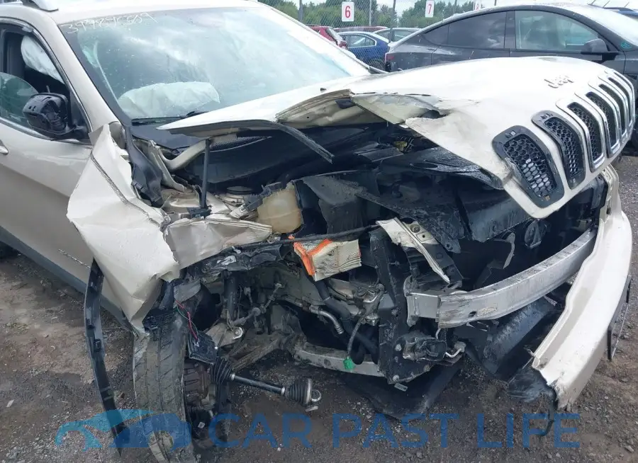 1C4PJMCB8FW715162# 6