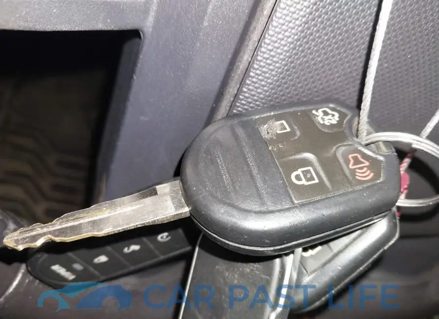 1FMJU2A56EEF23768# 11