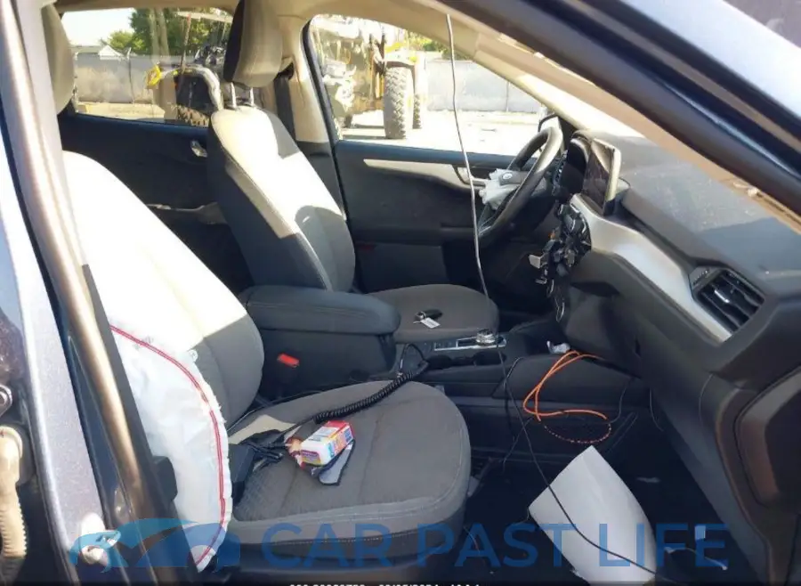 1FMCU9BZ3MUB05420# 5