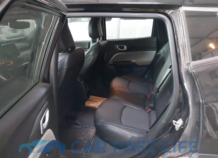 3C4NJDBN4PT570065# 8