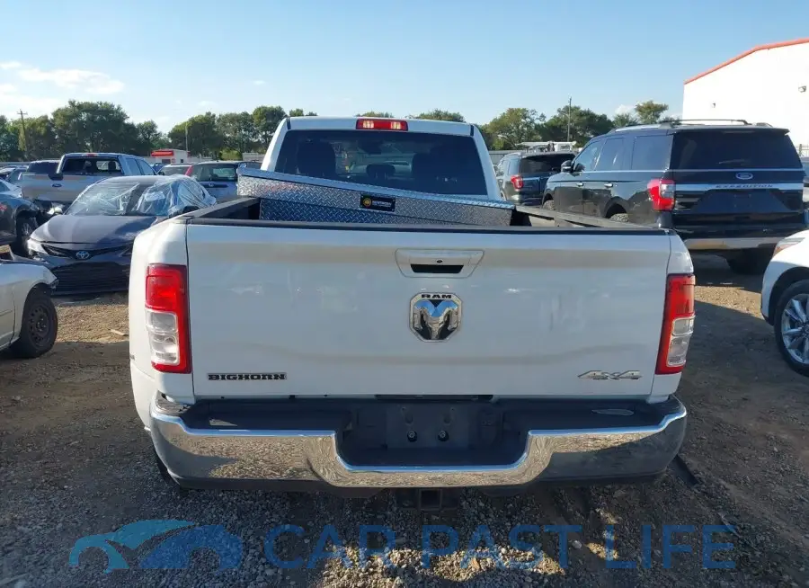3C63RRHL8NG302894# 19