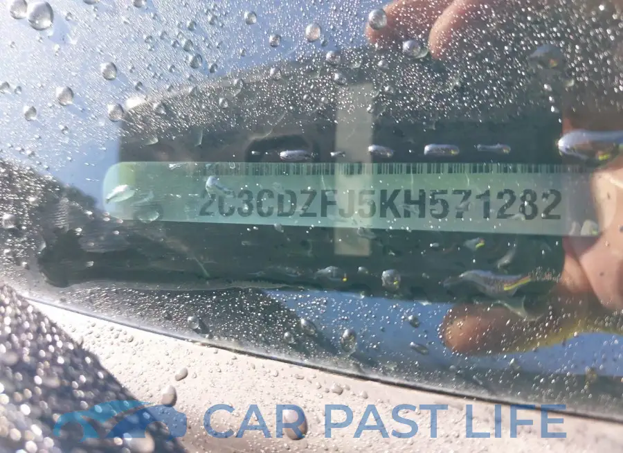 2C3CDZFJ5KH571282# 9