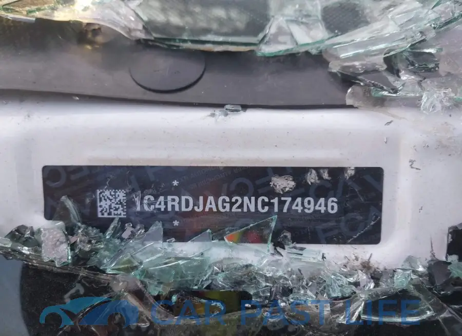 1C4RDJAG2NC174946# 9