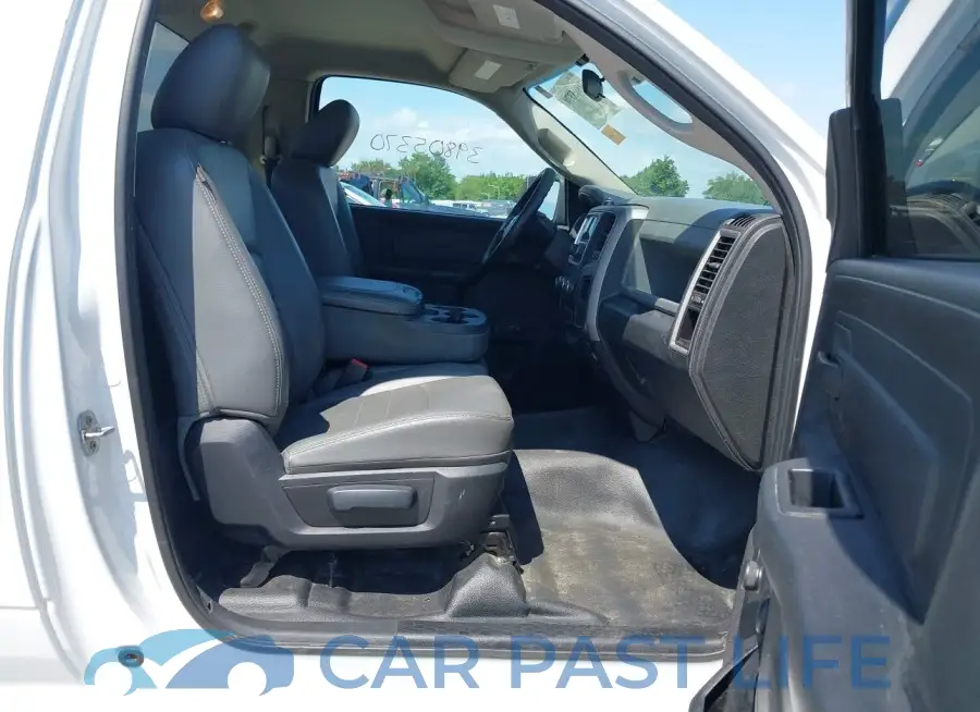 3C6JR6DG7FG609182# 5