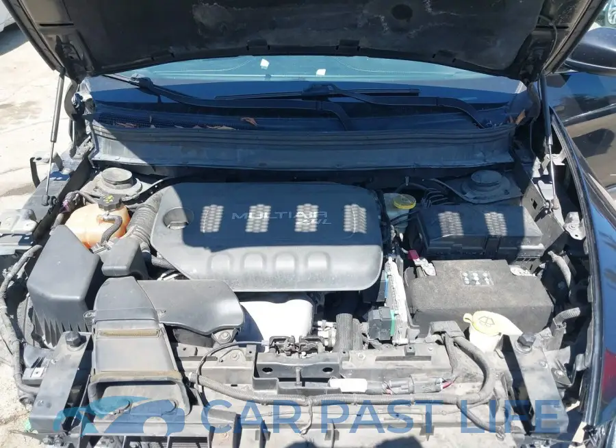 1C4PJLCB3FW732719# 10