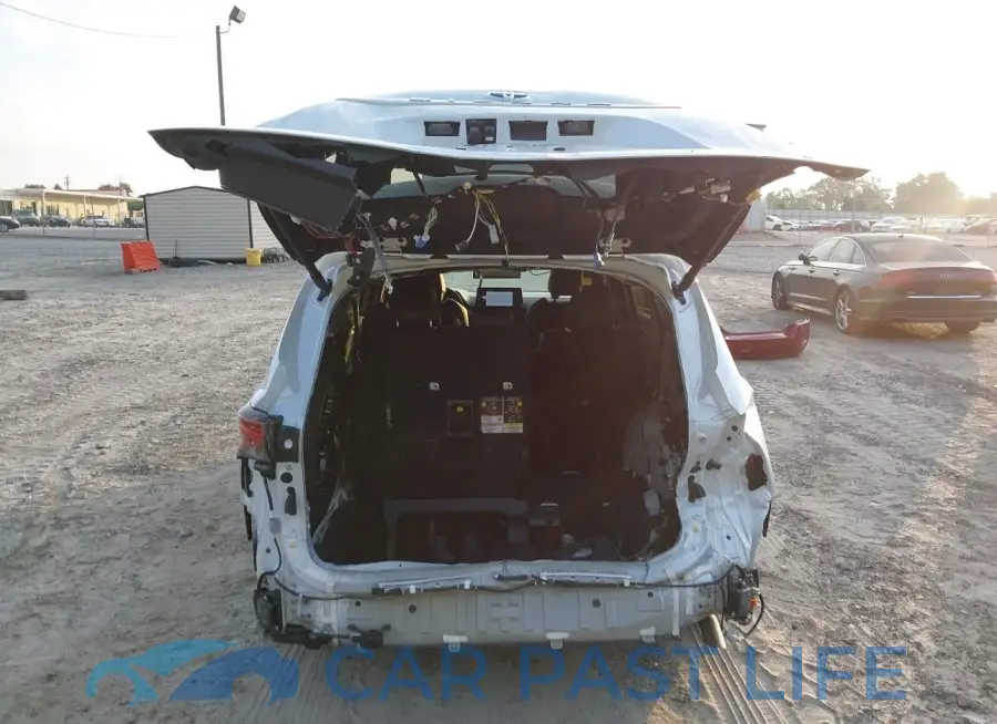 5TDESKFC8RS108521# 17