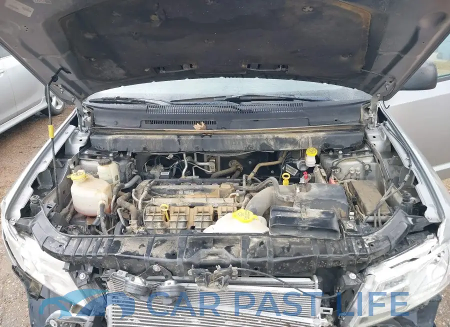 3C4PDCAB9LT275247# 10
