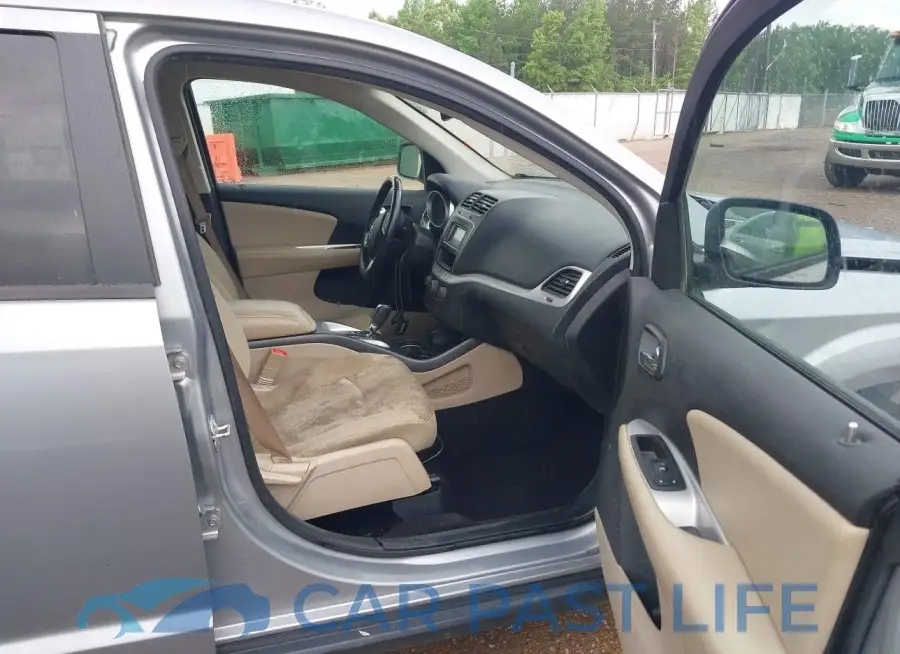 3C4PDCAB9LT275247# 5