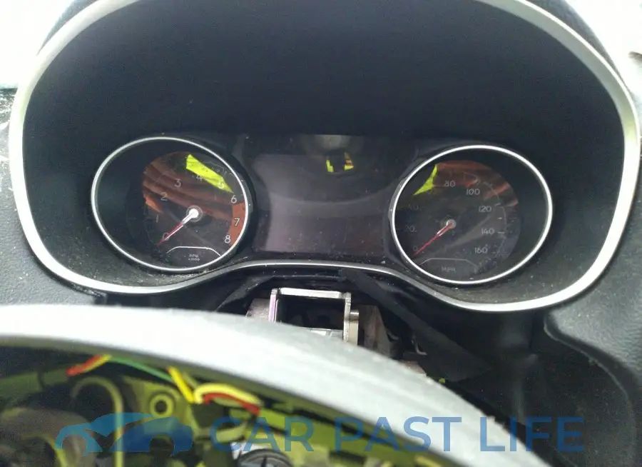3C4NJDBB7JT101369# 7