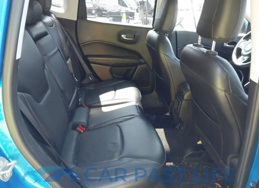 3C4NJDCB3JT402879# 8