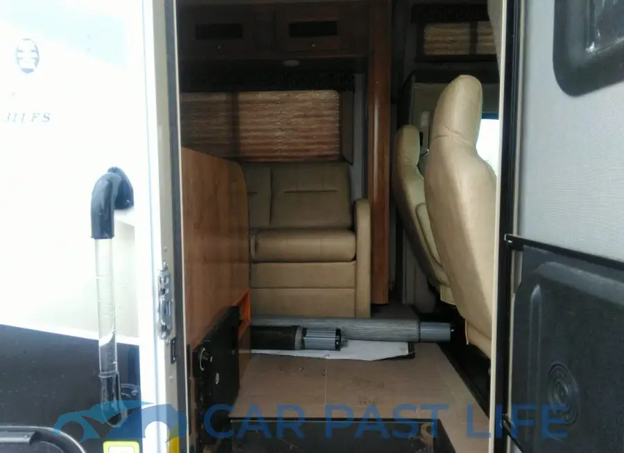 1FDXE4FS5JDC28811# 12