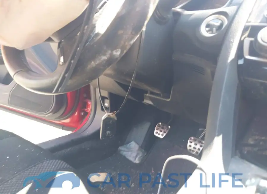 2HGFC2E81LH526957# 11