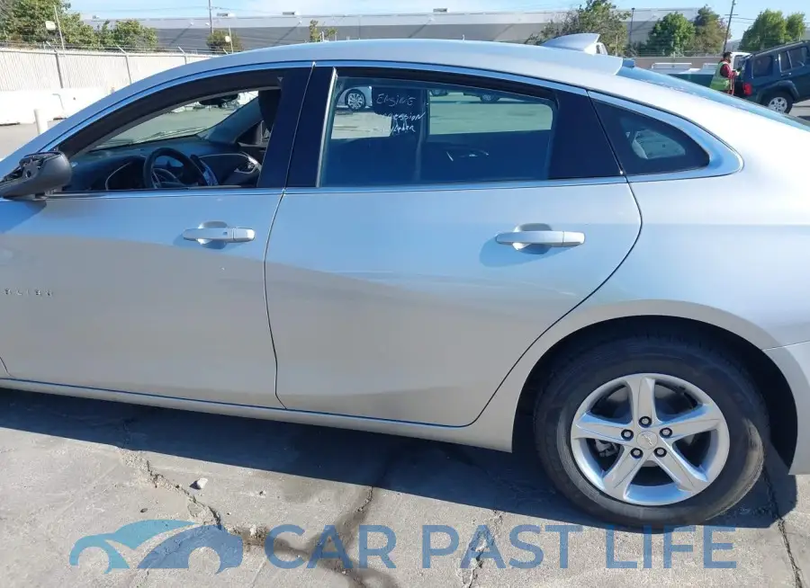 1G1ZD5ST6NF176452# 14