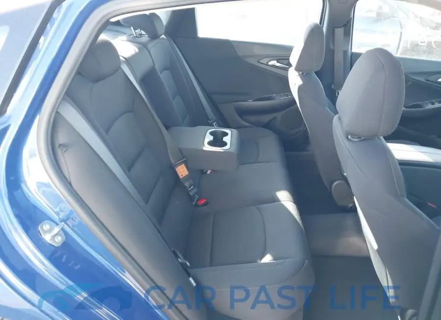 1G1ZD5ST1PF223695# 8