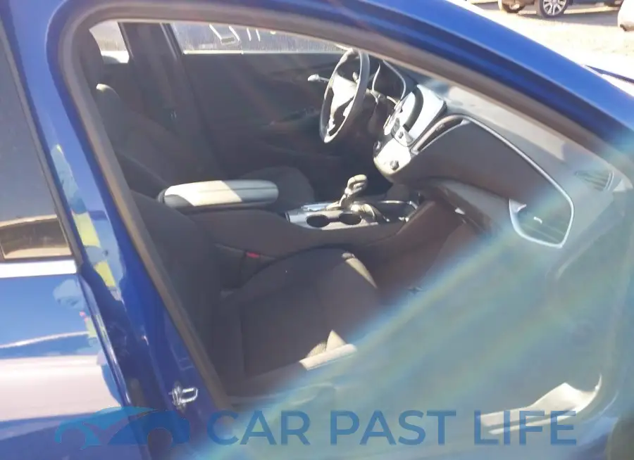 1G1ZD5ST1PF223695# 5