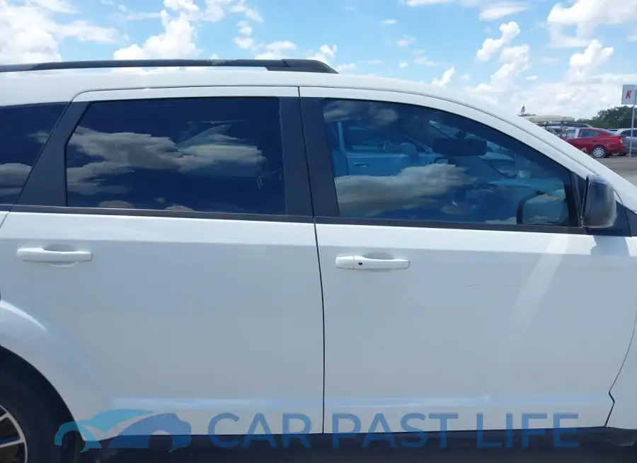 3C4PDCAB7HT576848# 14