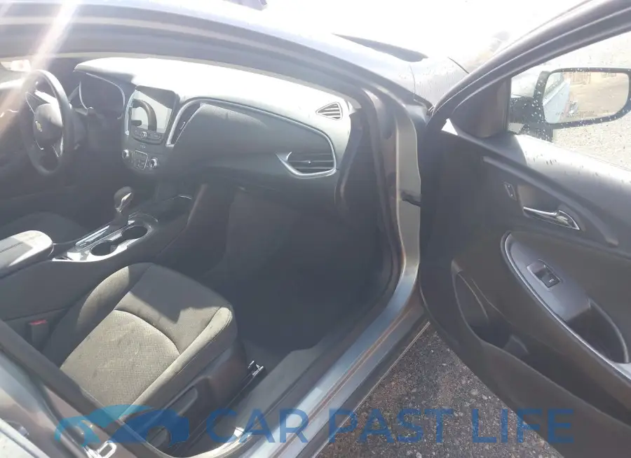 1G1ZD5ST8RF163045# 5