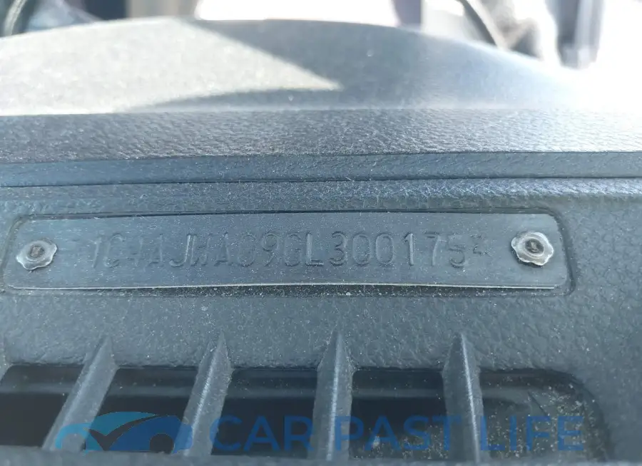 1C4AJWAG9GL300175# 9