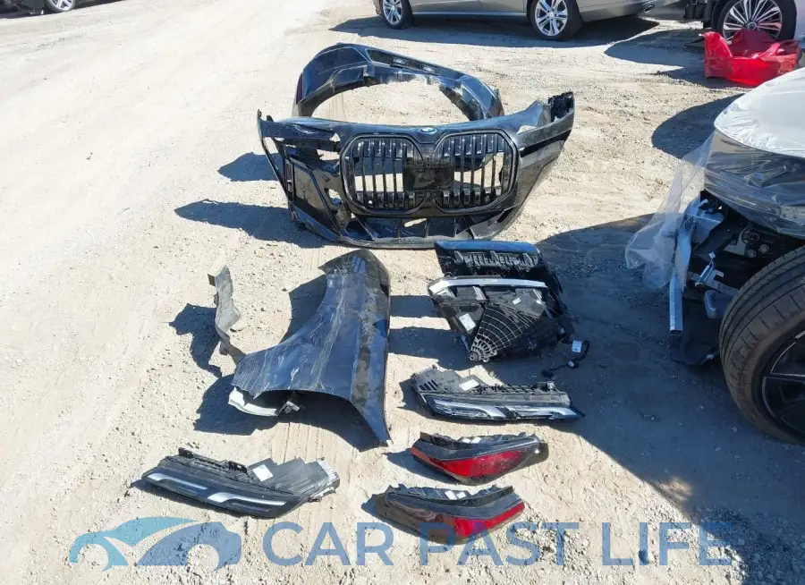 WBY43EJ01RCR05815# 12