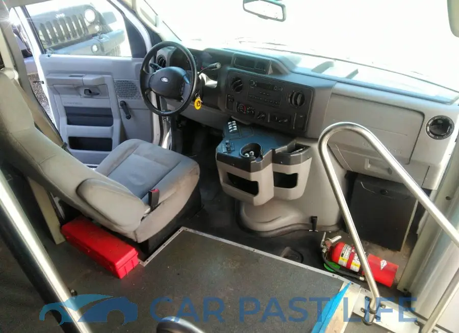 1FDFE4FS8HDC27593# 6