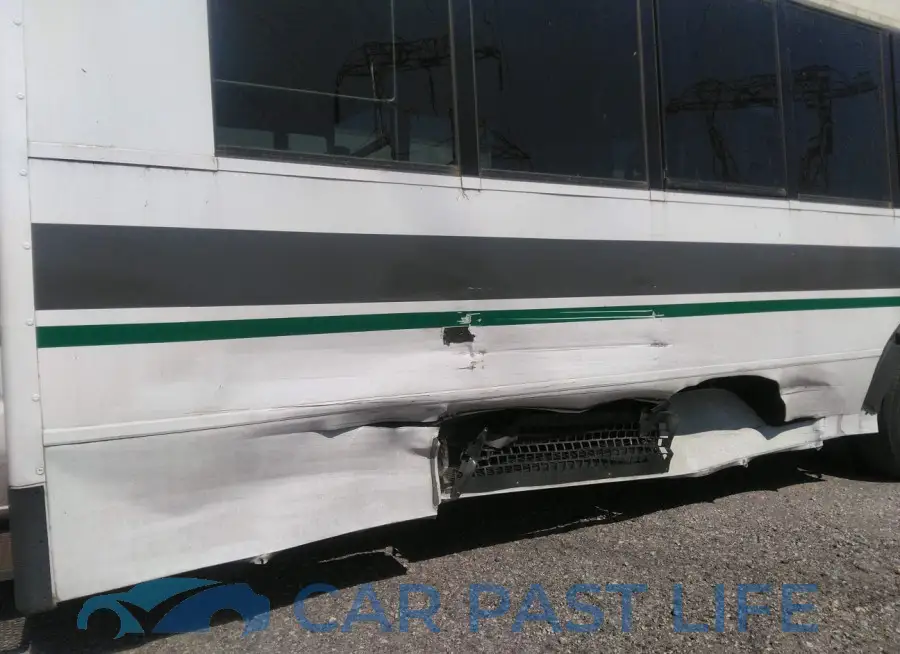 1FDFE4FS8HDC27593# 11