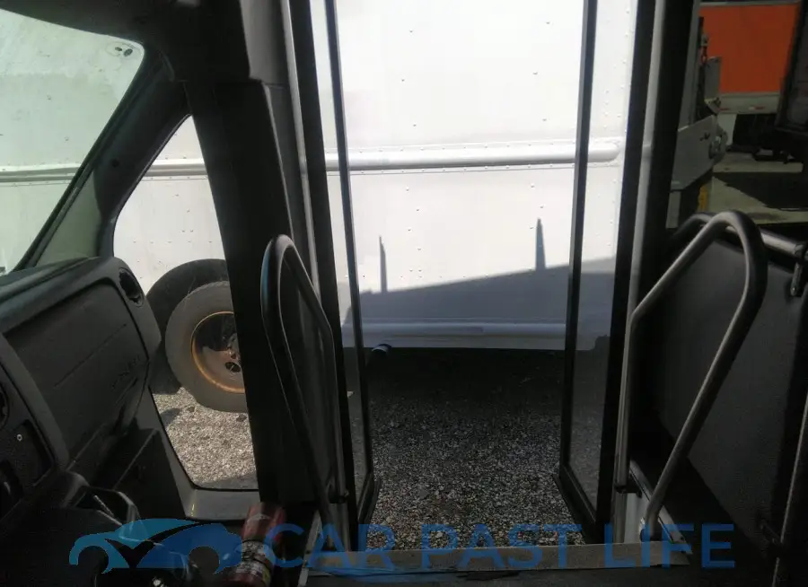 1FDFE4FS8HDC27593# 22