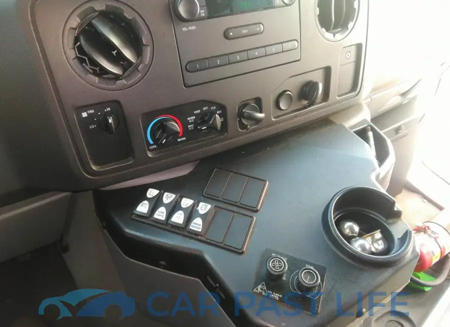 1FDFE4FS8HDC27593# 21