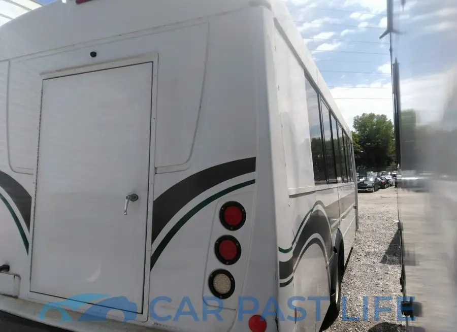1FDFE4FS8HDC27593# 4