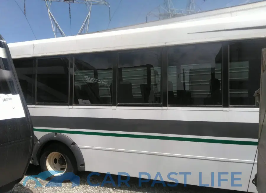 1FDFE4FS8HDC27593# 17
