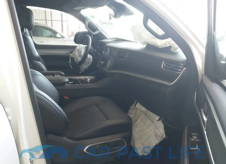 1C4SJVBP8RS133555# 5