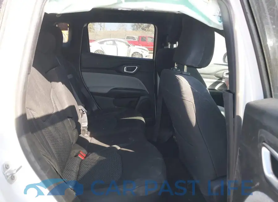 3C4NJDAN8RT108872# 8